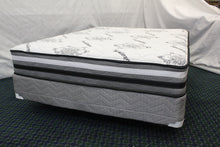 Load image into Gallery viewer, Classic 04 Firm Mattress